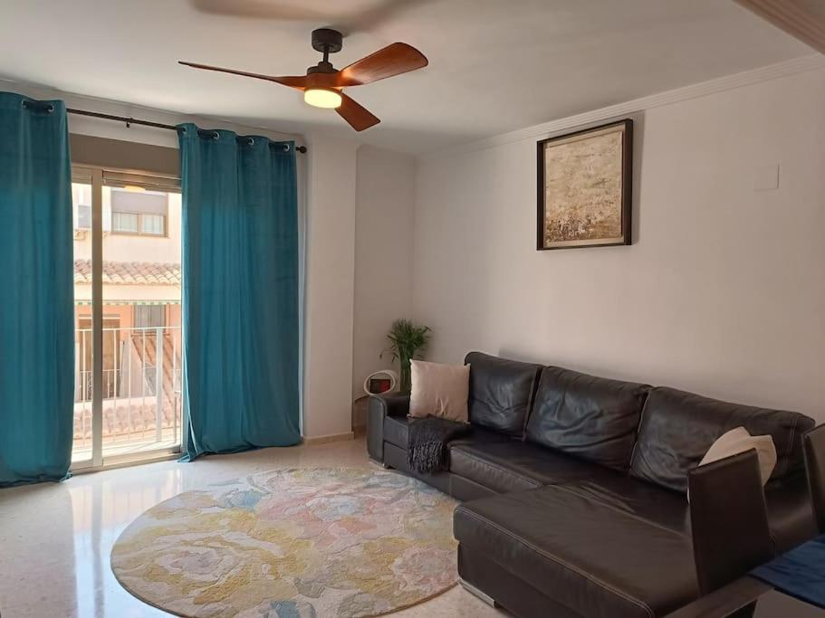 Gilet Senderismo Bici Parking 20 Min Valencia Apartment Ngoại thất bức ảnh
